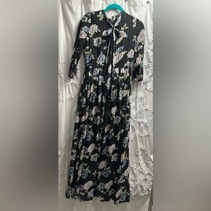 Dainty Jewells Maxi Dress size small
